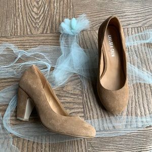 Tan Suede Pump